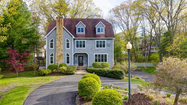 3 Carriage Barn Ln York, ME 03909