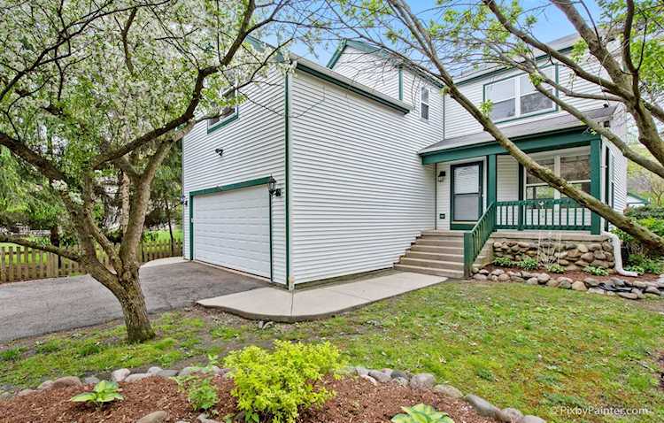 5716 Buena Vista Dr Crystal Lake, IL 60014
