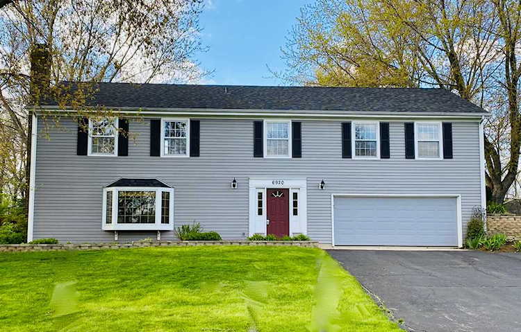 6920 Hillcrest Dr Crystal Lake, IL 60012
