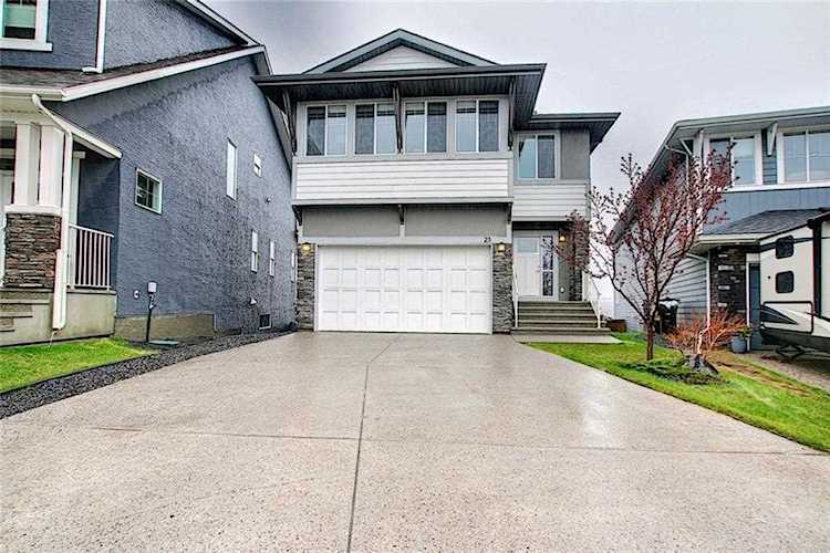 25 Evansview Point(e) NW Calgary, AB T3P 0J5