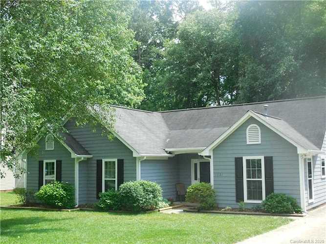 1321 Sugar Hollow Dr Charlotte, NC 28214