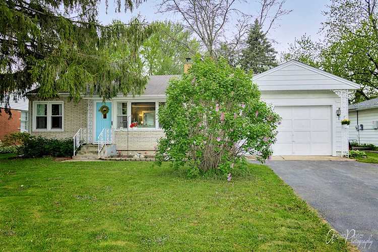 1406 Sunnyside Dr Johnsburg, IL 60051