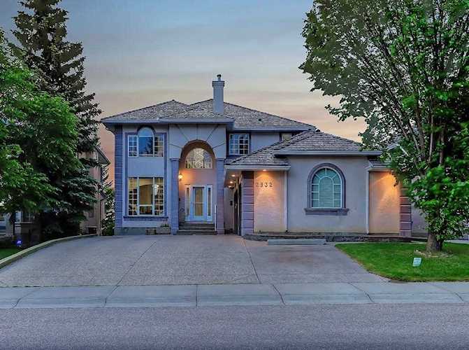 2932 Signal Hill Drive SW Calgary, AB T3H 2W1