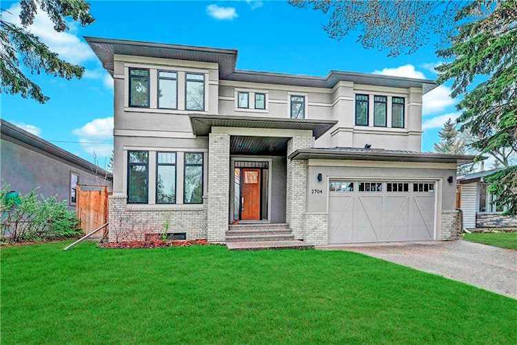 2704 Lionel Crescent SW Calgary, AB T3E 6B2