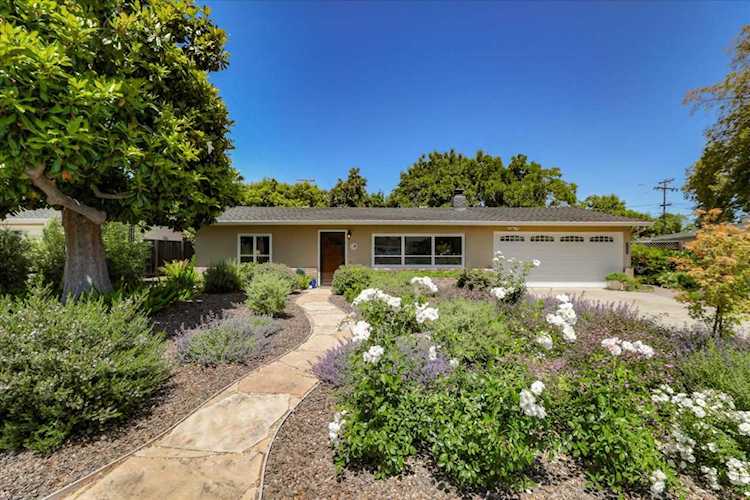 11811 Southwood Drive Saratoga, CA 95070