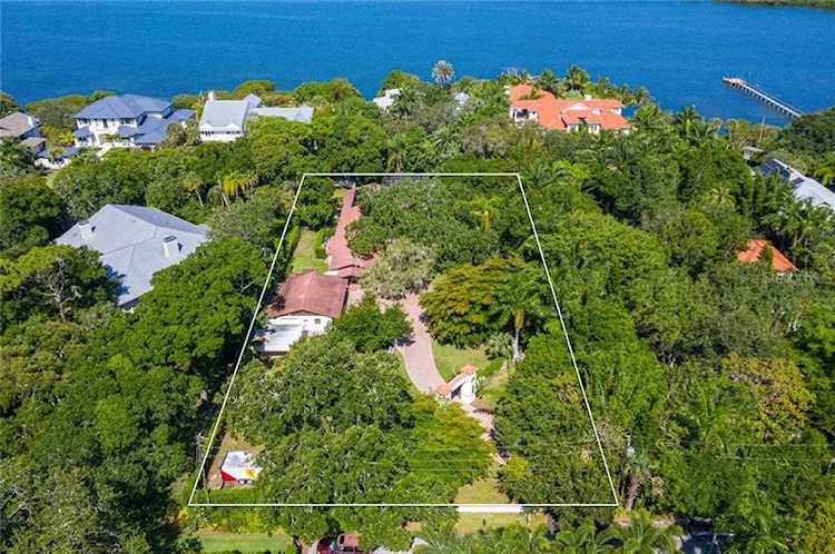 4050 Red Rock Ln Sarasota, FL 34231