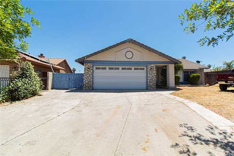 1255 Comiskey Court Perris, CA 92571