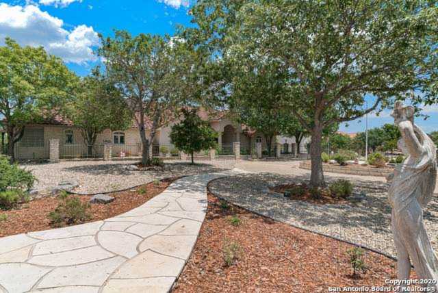 2165 Summit Crest Dr Kerrville, TX 78028