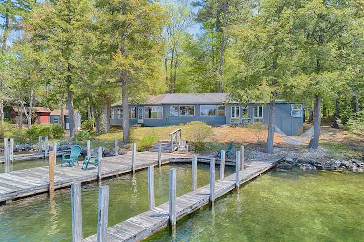 130 Oakwood Rd Wolfeboro, NH 03894