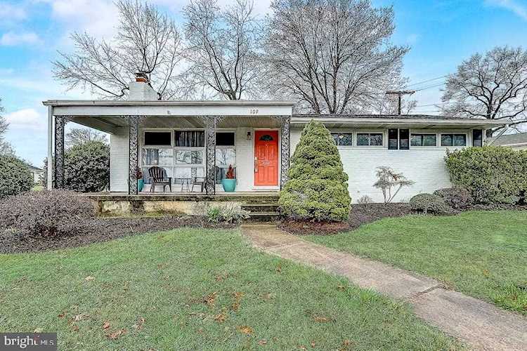 109 Charmuth Rd Lutherville Timonium, MD 21093