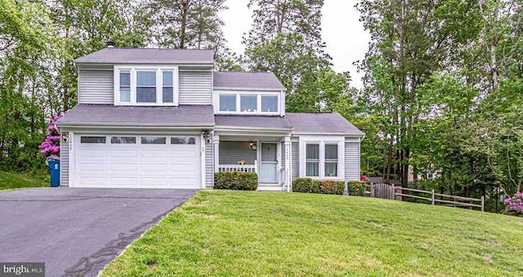 10895 Adare Dr Fairfax, VA 22032