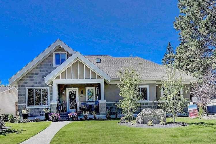 6407 20 Street SW Calgary, AB T3E 5L4