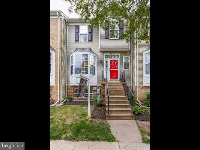 2311 Manomet Ct Crofton, MD 21114