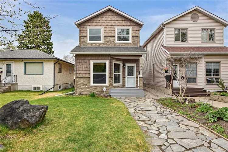 229 31 Avenue NW Calgary, AB T2M 2P3