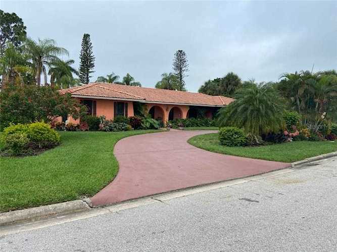 470 E Royal Flamingo Dr Sarasota, FL 34236