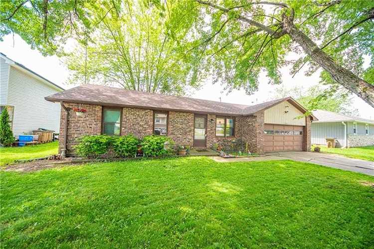 5125 E Lockerbie Court Columbus, IN 47203