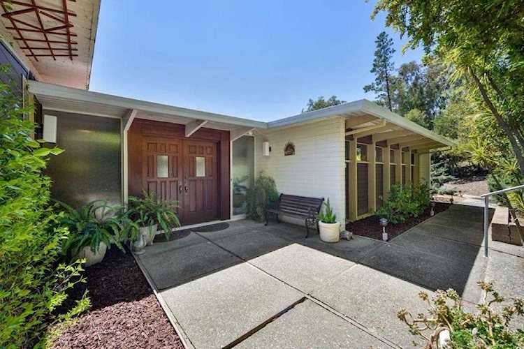 107 Degas Rd Portola Valley, CA 94028