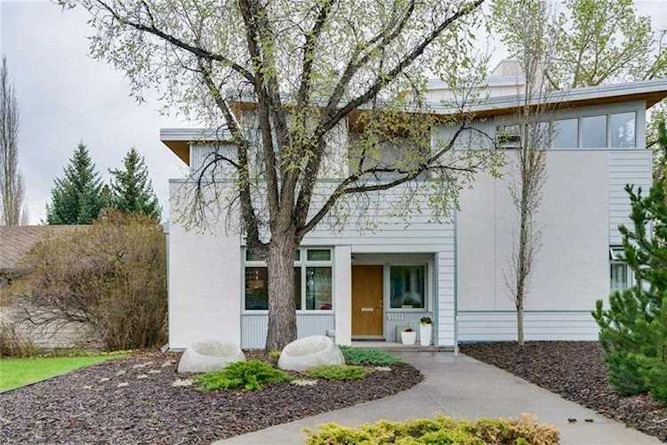 2239 31 Avenue SW Calgary, AB T2T 1T7