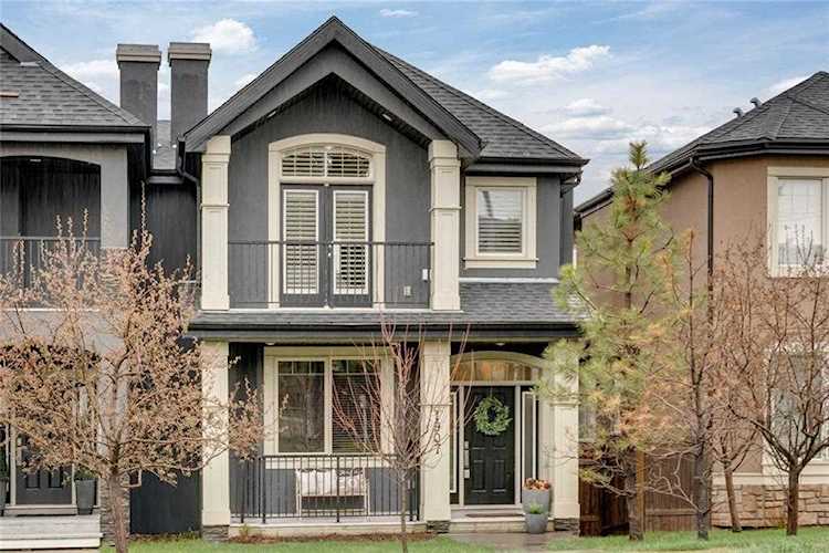 1907 33 Avenue SW Calgary, AB T2T 1Z3