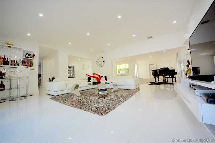 7777 SW 74th Street Miami, FL 33143