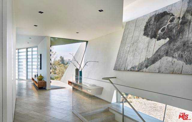 8520 Skyline Drive Los Angeles, CA 90046