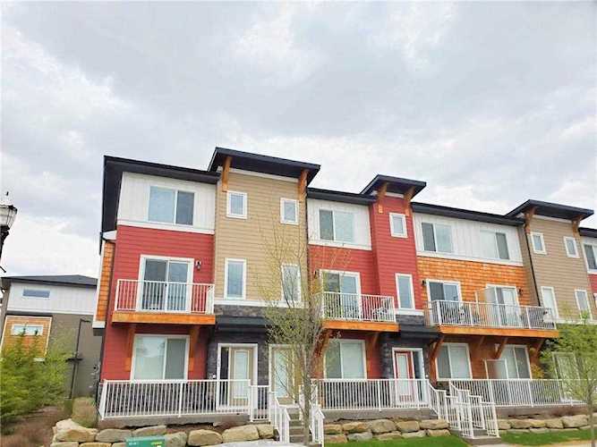 111 Rainbow Falls Gate #72 Chestermere, AB T1X 0Z4
