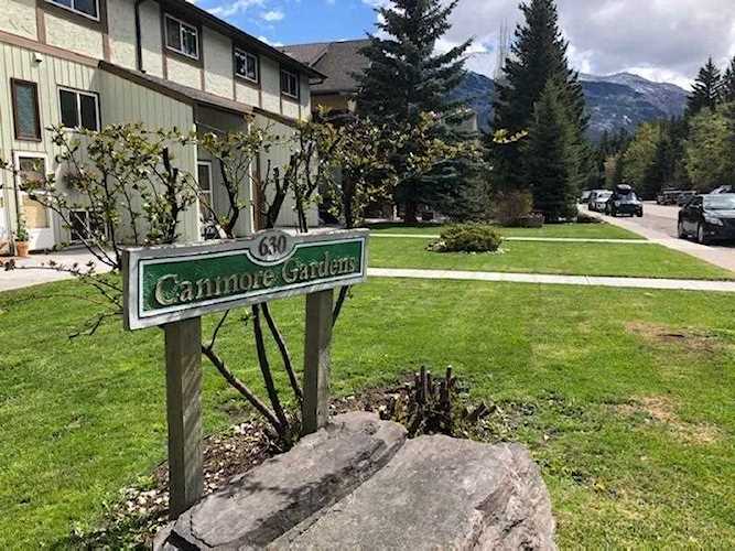 630 3rd Street #3 Canmore, AB T1W 2J5