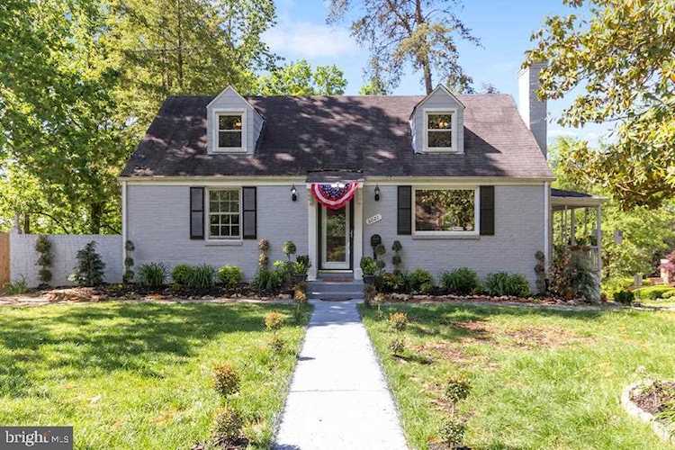 3021 Woodlawn Ave Falls Church, VA 22042