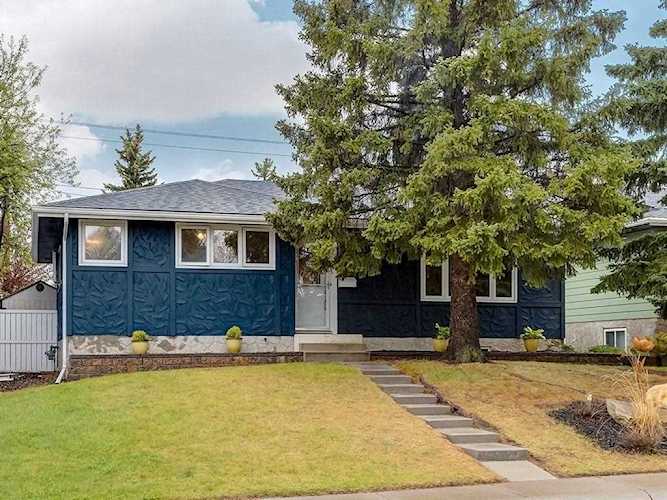 939 Cannock Road SW Calgary, AB T2W 1M6