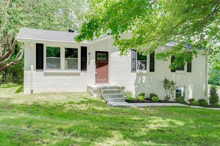 130 Ravenwood Cir Dickson, TN 37055 | MLS 2153677 Photo 1