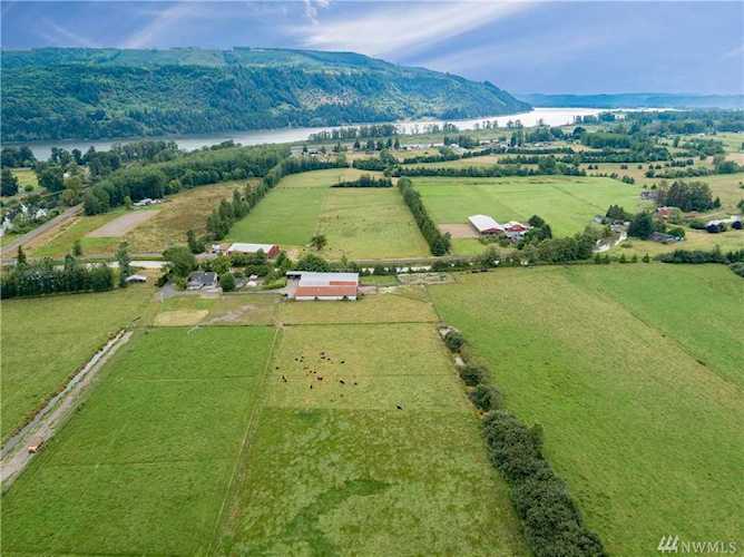 20 Hedlund Rd Cathlamet, WA 98612