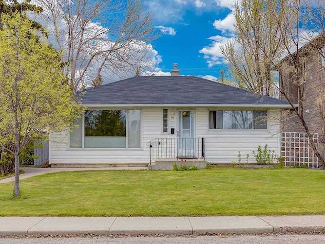 202 30 Avenue NE Calgary, AB T2E 2C9
