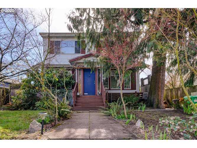 8708 SE Alder St Portland, OR 97216