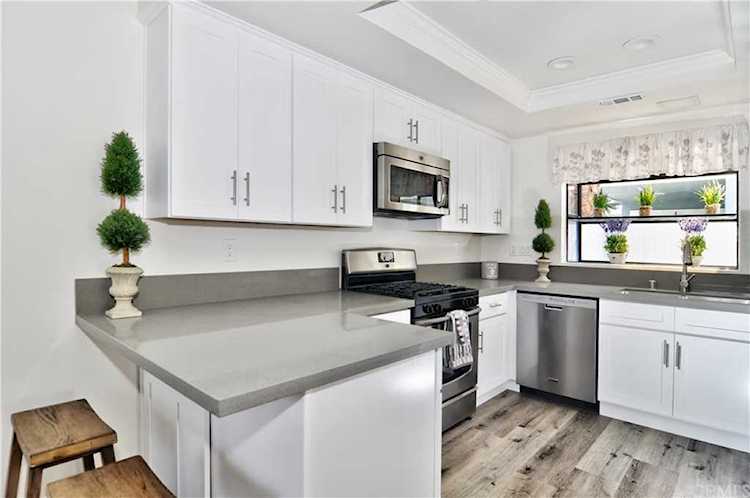 2219 Saybrook Lane Costa Mesa, CA 92627