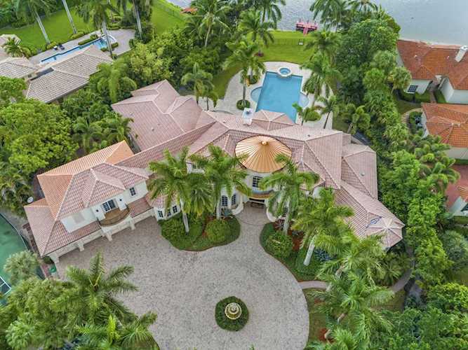 8495 Twin Lake Drive Boca Raton, FL 33496