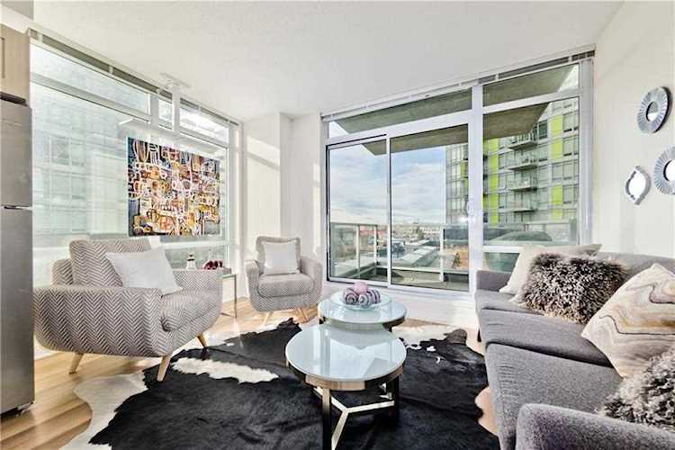 10 Brentwood Common NW #307 Calgary, AB T2L 1K8
