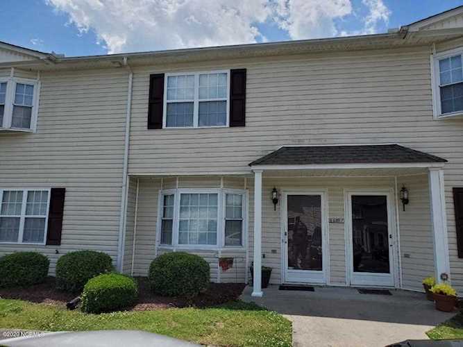 2132 Flagstone Court Greenville, NC 27834
