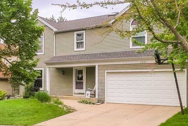 1207 Hyannis Circle Carol Stream, IL 60188