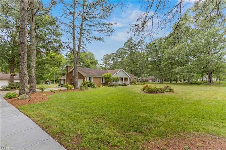 home for sale in King James Colony Chesapeake VA 23322 - MLS 10321730 Photo 1