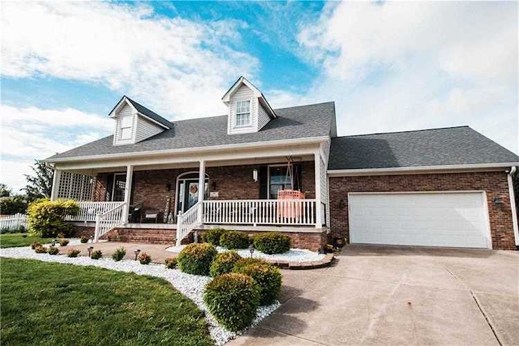 54 Adams Court Whiteland, IN 46184 | MLS 21714648 Photo 1