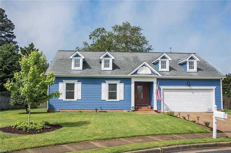 15 Pine Lake Ct Hampton, VA 23669