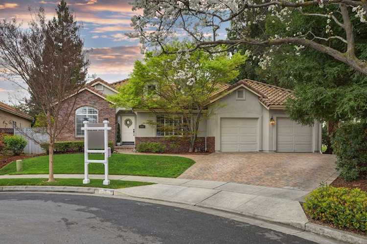 19832 Rodrigues Ave Cupertino, CA 95014