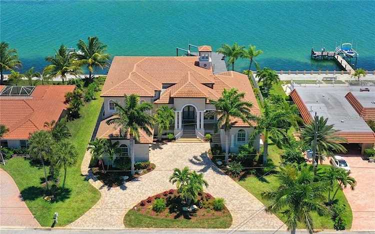 667 Key Royale Dr Holmes Beach, FL 34217