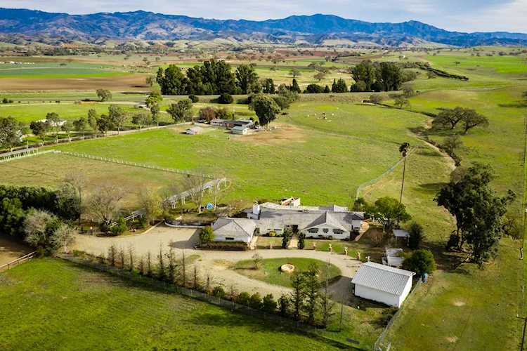 1460 Meadowvale Road Santa Ynez, CA 93460
