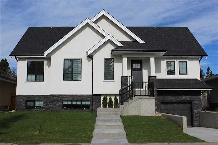 69 Governor Drive SW Calgary, AB T3E 4Y8