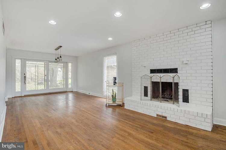153 Greenmeadow Dr Lutherville Timonium, MD 21093