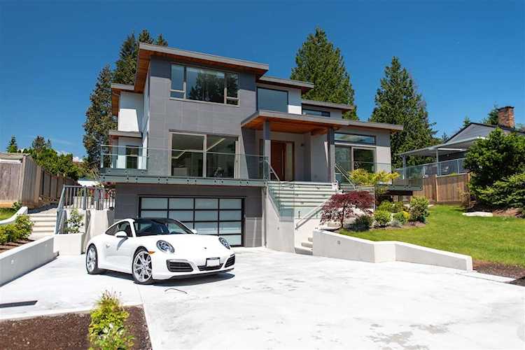 7179 Buffalo Street Burnaby, BC V5A 1Z1