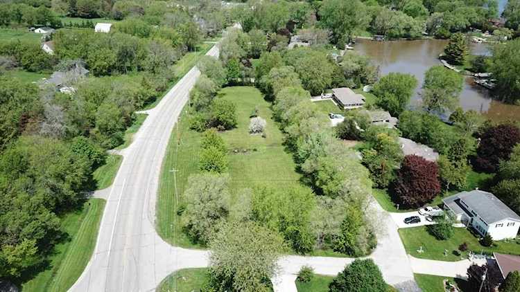 E Elm Ln Oshkosh, WI 54902