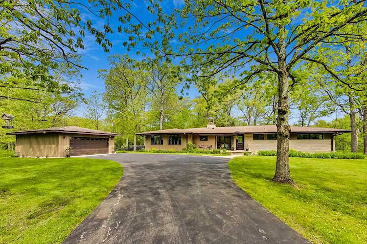 2670 Forest Glen Trl Riverwoods, IL 60015