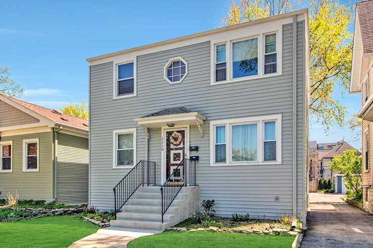 1119 Paulina St Oak Park, IL 60302